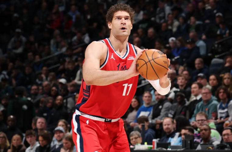 开云体育-中国官网登录入口-被国王内线各种打爆！快船对于内线老将的使用方式存在巨大的问题